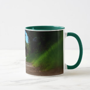 Tasse Bible en un main et café dans l'autre