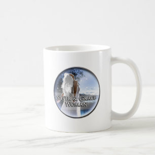 Tasse blanche classique d'argent et de femme de