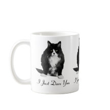 Tasse blanche classique de chat grincheux