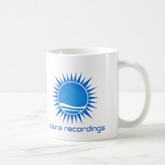 Tasse Bleu-sur-Blanche d'enregistrements d'Abora
