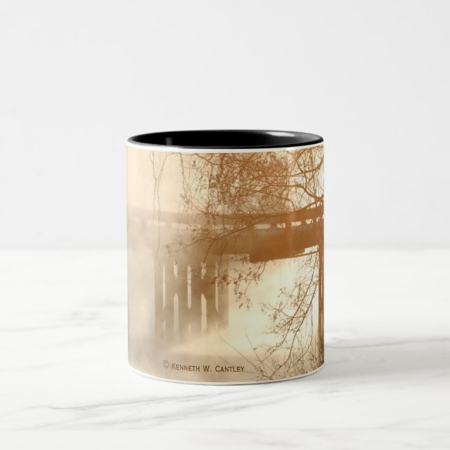 Tasse brumeuse II de pont de matin (Centre)