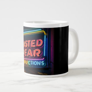 Tasse Busted Bear Productions Logo Café