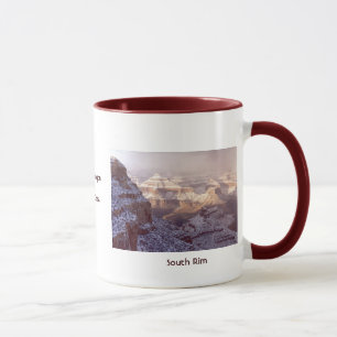 Tasse Canyon grand dans la neige d'hiver