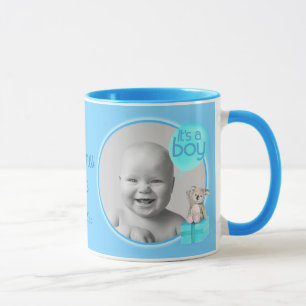 Tasse C'est un garçon portant un nouveau bébé photo-mug 