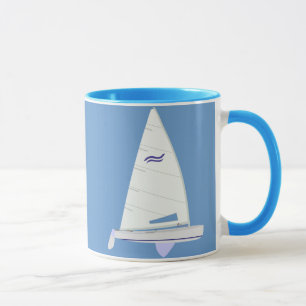 Tasse Classe de Finn emballant le voilier