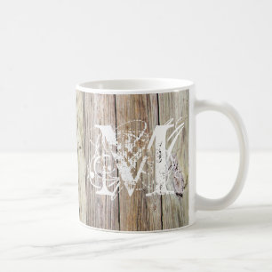 Tasse classique décorée d'un monogramme en bois