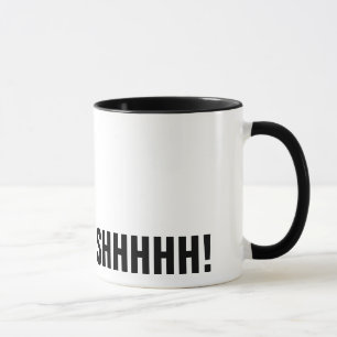 Tasse Cligner de l'oeil Père Noël noir gardant des
