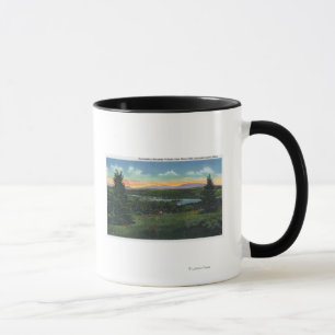 Tasse Colline du Manor surplombant la scène du village d