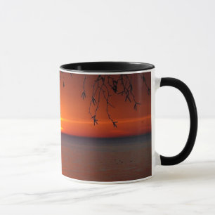Tasse Coucher de soleil des Grands Lacs par Bobby Mikul