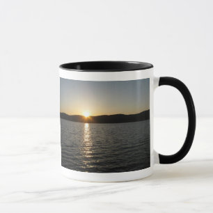 Tasse Coucher de soleil sur le lac Onota : horizontal