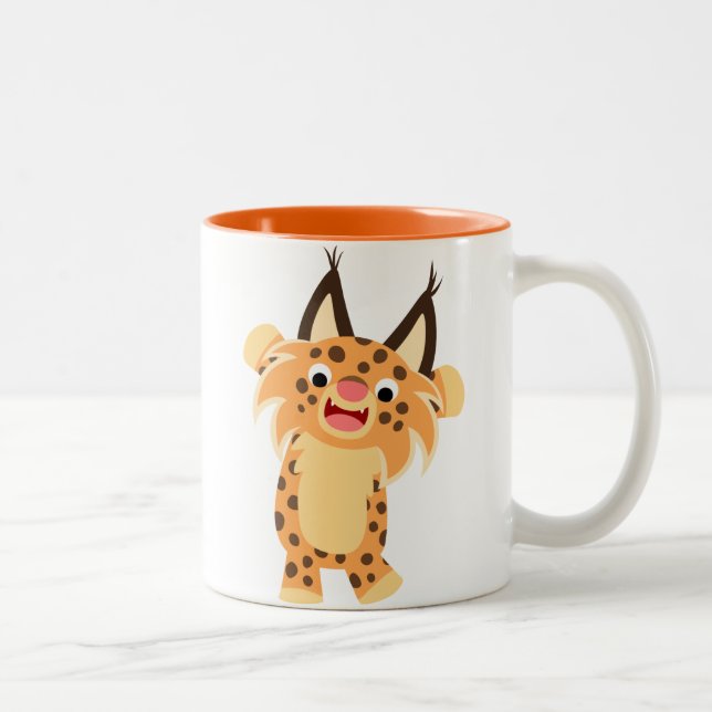 Tasse courageuse mignonne de chat sauvage de bande (Droit)