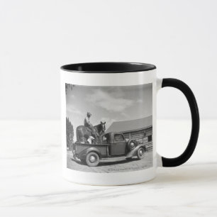 Tasse Cowboy avec le cheval dans un camion