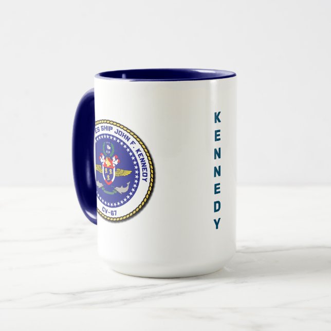 TASSE CV-67 USS JOHN F. KENNEDY (Devant gauche)