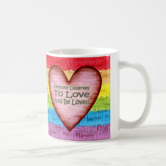 Tasse d'amour de fierté d'arc-en-ciel