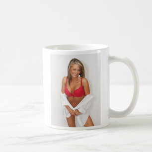 Tasse d'aube d'hôte de TV