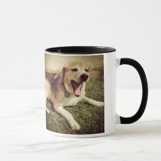 Tasse de baîllement de chien