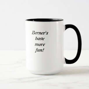 Tasse de Bernese et de bulles