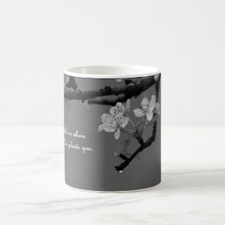 tasse de café avec la fleur où Dieu vous plante
