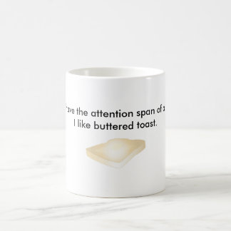 Tasse de café beurrée de pain grillé