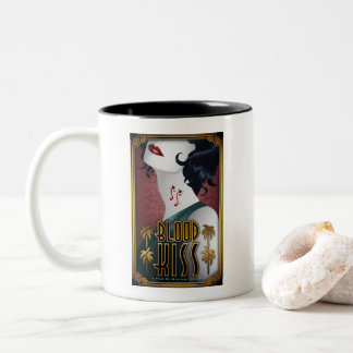 Tasse de café de baiser de sang avec les deux