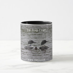Tasse de café de camps de région sauvage d'étang