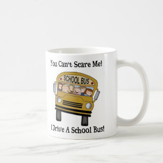 Tasse de café de chauffeur d'autobus scolaire
