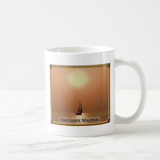 Tasse de café de coucher du soleil du comté de