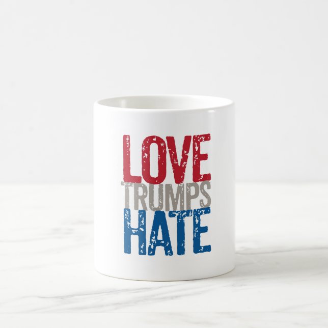 Tasse de café de haine d'atouts d'amour (Centre)