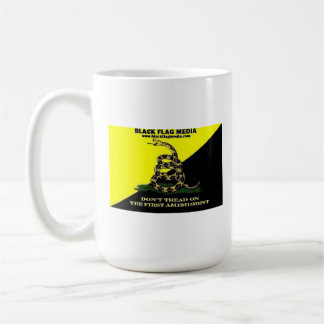 Tasse de café de médias de drapeau noir