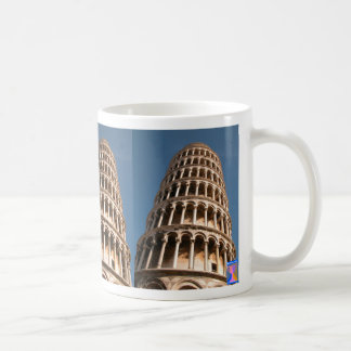 Tasse de café de tour penchée