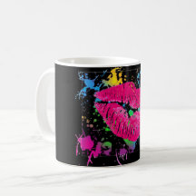 Tasse de café d'éclaboussure de peinture de lèvres