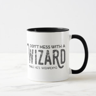 Tasse de café drôle de magicien