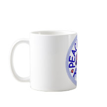 Tasse de café en céramique de carlins d'amour de