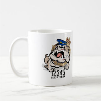 Tasse de café fâchée de chien de police de TAS