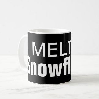 Tasse de café fondue de flocons de neige