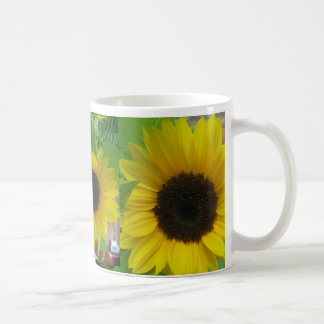 Tasse de café jaune de tournesol