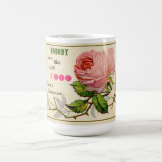 Tasse de café minable rose vintage de roses