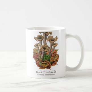 Tasse de café noire de champignon de chanterelle