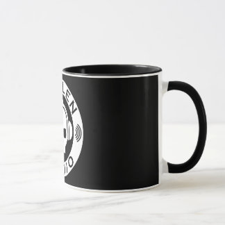 Tasse de café par radio renfrognée