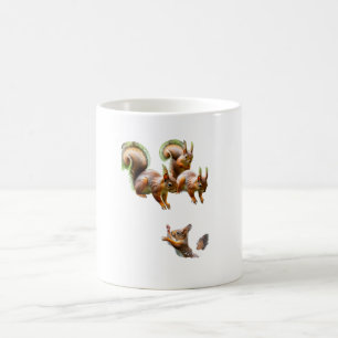 Tasse de café sur la nature des écureuils mignons