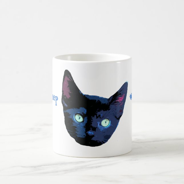 Tasse de chat de chaton de PARTIE DE JAMBES EN (Centre)