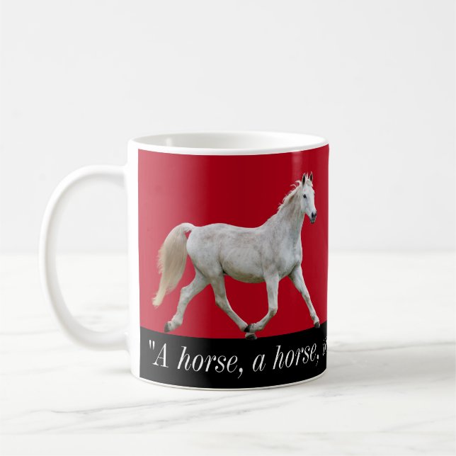Tasse de cheval blanc avec dire (Gauche)