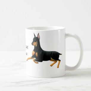 Tasse de chien de Pincher de dobermann