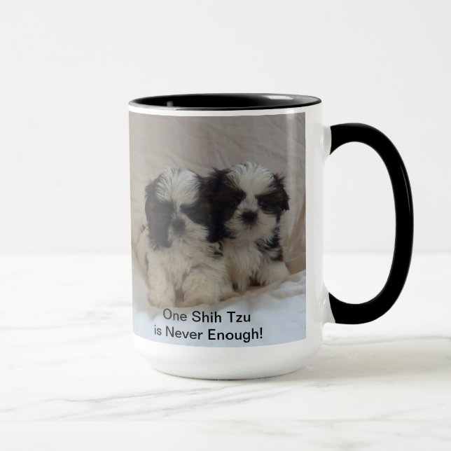 Tasse de chiot de deux Shih Tzu (Droite)