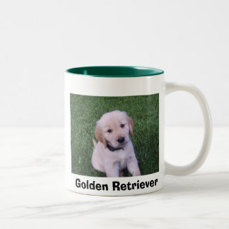 Tasse de chiot de golden retriever