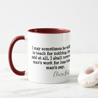 Tasse de Clara Barton d'égalité de salaires