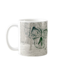 Tasse de crâne et de forêt
