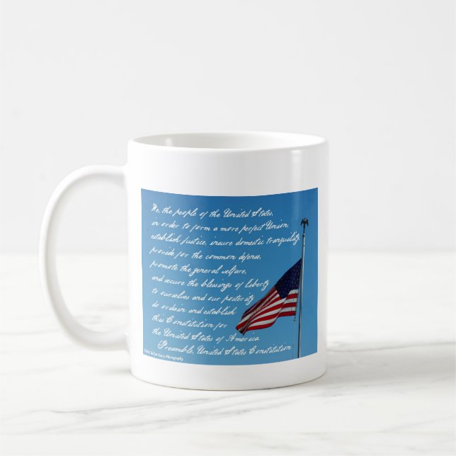 Tasse de drapeau de préambule de constitution des (Gauche)