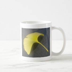 Tasse de feuille de ginkgo biloba