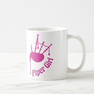 Tasse de fille de joueur de pipeau
